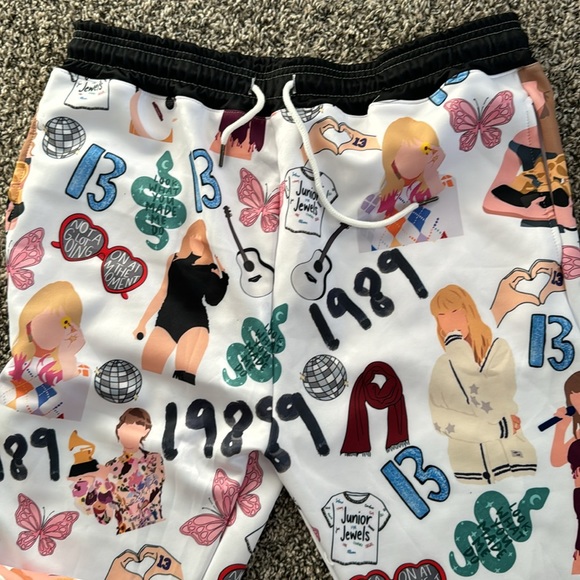 Taylor Swift Jogger pants sz M - Picture 4 of 7